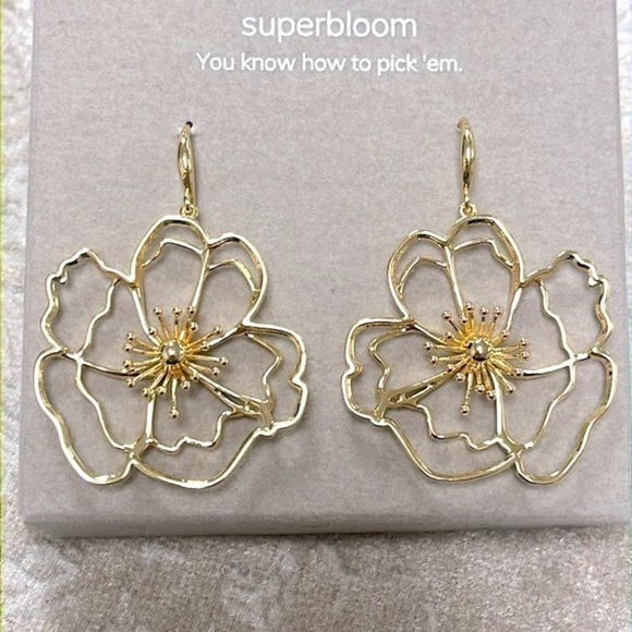 Brand New BaubleBar Gold Tone Oversized Flower Floral Blossom Drop Earrings - Picture 4 of 11